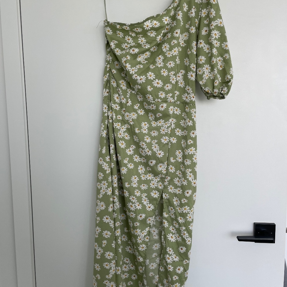 one shoulder dress with slit